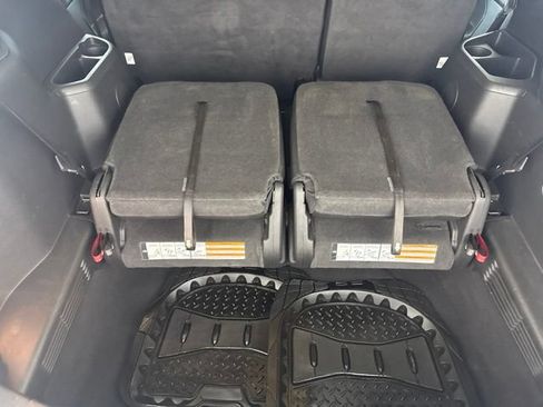 Used 2014 Ford Explorer XLT w/ Equipment Group 202A AWD/4WD image 33