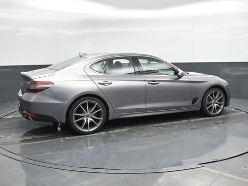 Used 2023 Genesis G70 2.0T image 3