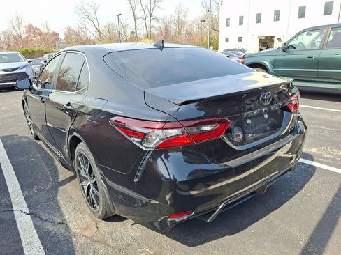 Used 2024 Toyota Camry SE w/ Cold Weather Package image 3