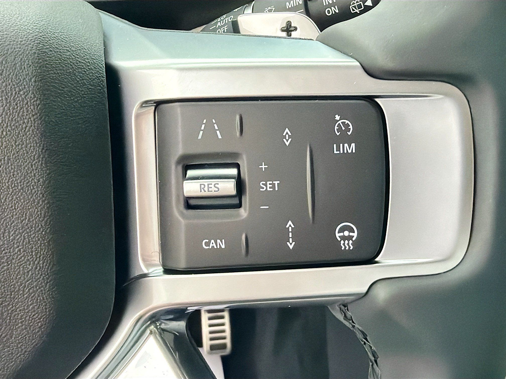 New 2026 Land Rover Discovery Limited Edition AWD/4WD image 40