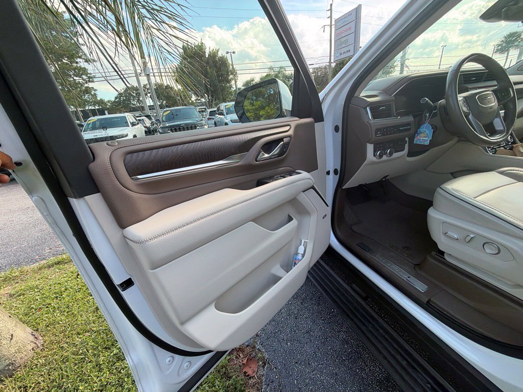 Used 2024 GMC Yukon XL Denali w/ Advanced Technology Package AWD/4WD image 31