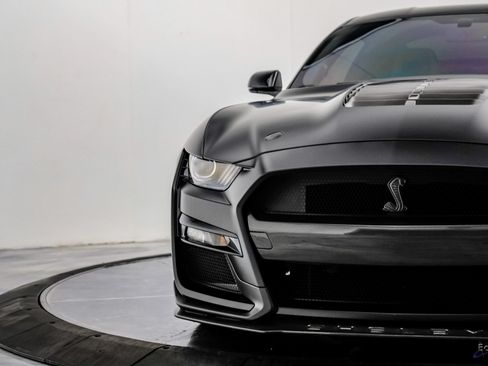 Used 2022 Ford Mustang Shelby GT500 w/ Carbon Fiber Track Pack RWD image 37