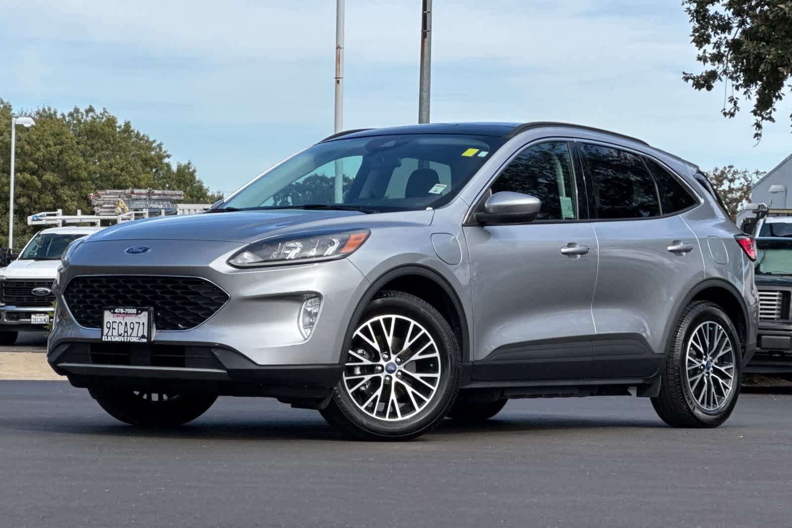 Used 2022 Ford Escape SEL w/ Technology Package FWD image 1