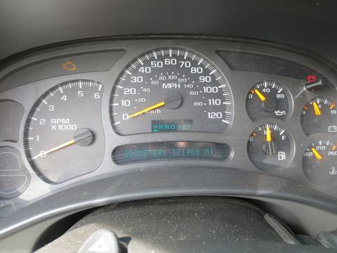 Used 2003 Chevrolet Suburban LS w/ LS Preferred Equipment Group image 15