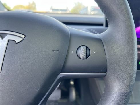 Used 2024 Tesla Model Y Long Range image 28