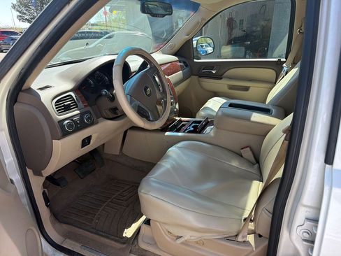 Used 2013 Chevrolet Suburban LTZ image 15