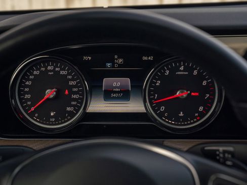 Certified 2018 Mercedes-Benz E 300 4MATIC image 23