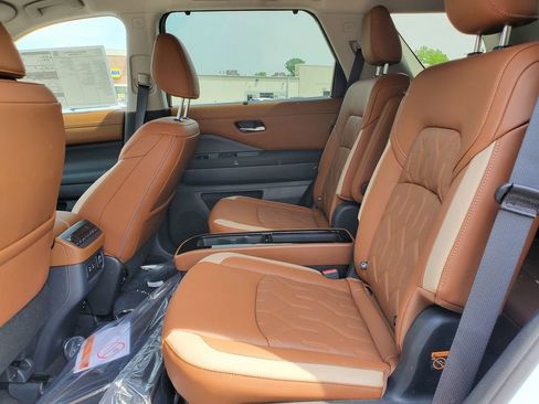 New 2026 Nissan Pathfinder Platinum AWD/4WD image 11