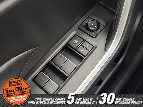 Used 2025 Toyota RAV4 XLE Premium image 36