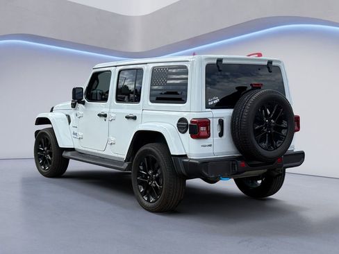 Used 2022 Jeep Wrangler Unlimited Sahara w/ Cold Weather Group image 3