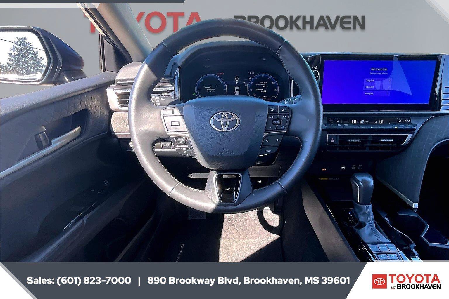 Used 2025 Toyota Camry XLE FWD image 5
