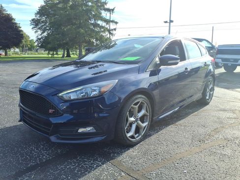 Used 2017 Ford Focus ST FWD image 8