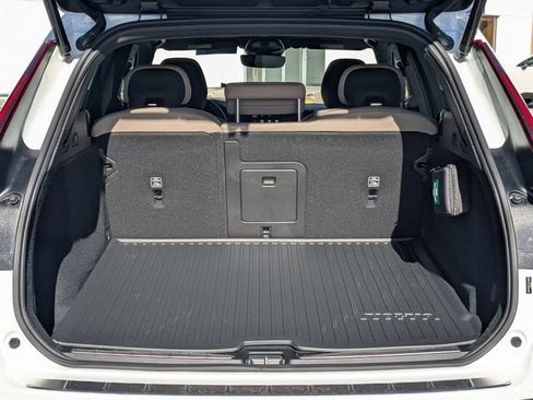 New 2026 Volvo XC60 B5 Plus w/ Protection Package Premier AWD/4WD image 17