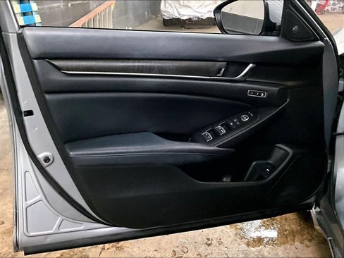 Used 2018 Honda Accord EX-L image 24