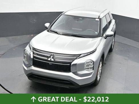 Used 2025 Mitsubishi Outlander ES image 38