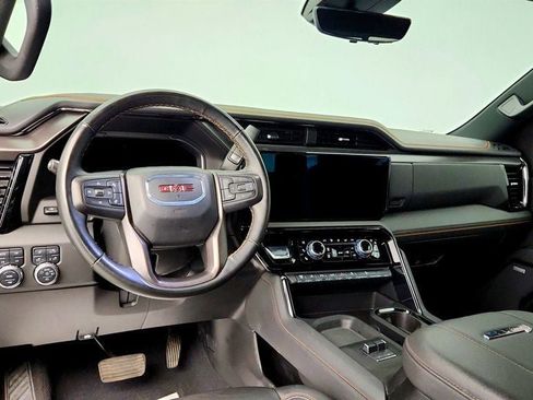 Used 2025 GMC Sierra 2500 AT4 w/ AT4 Premium Plus Package AWD/4WD image 13