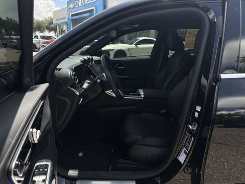 Used 2025 Mercedes-Benz GLC 300 image 3