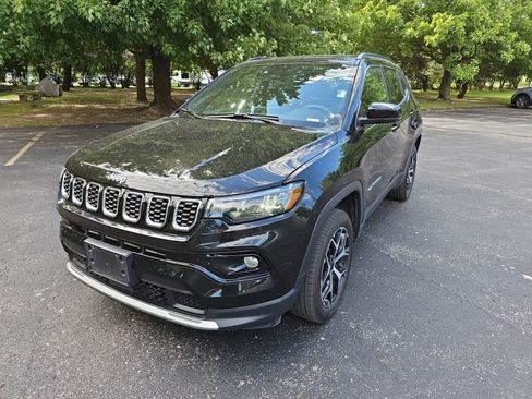 Used 2025 Jeep Compass Limited w/ Sun & Sound Group AWD/4WD image 2