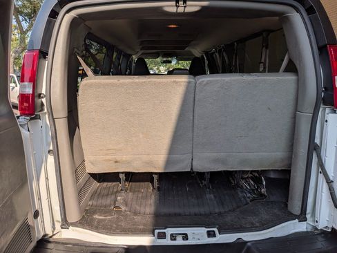Used 2023 Chevrolet Express 3500 LS RWD image 16