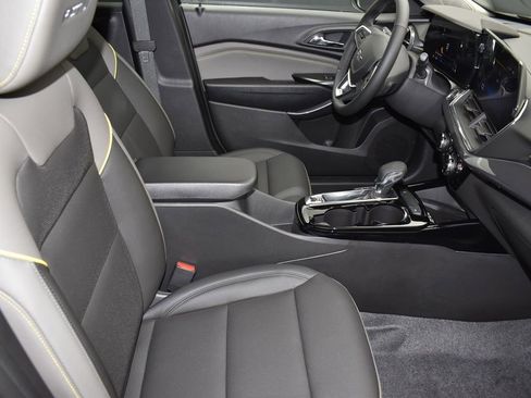 New 2026 Chevrolet Trax ACTIV w/ Sunroof Package image 24