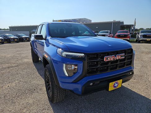 New 2026 GMC Canyon Elevation w/ Convenience Package image 7