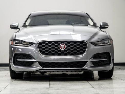 Used 2020 Jaguar XE S image 7