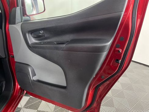 Used 2015 Nissan NV200 SV w/ Exterior Appearance Package image 14