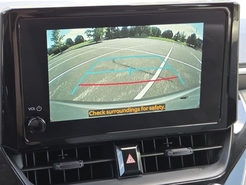 Used 2024 Toyota Corolla Cross L FWD image 11