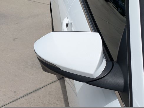 Certified 2024 Hyundai Elantra Limited FWD image 8