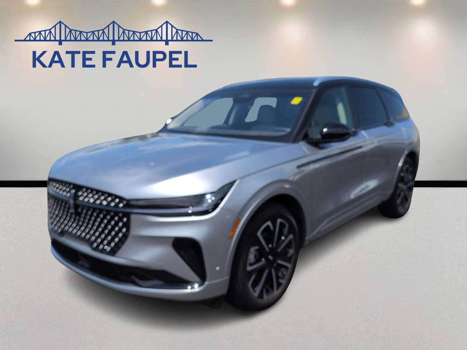 Used 2024 Lincoln Nautilus Reserve AWD/4WD image 3