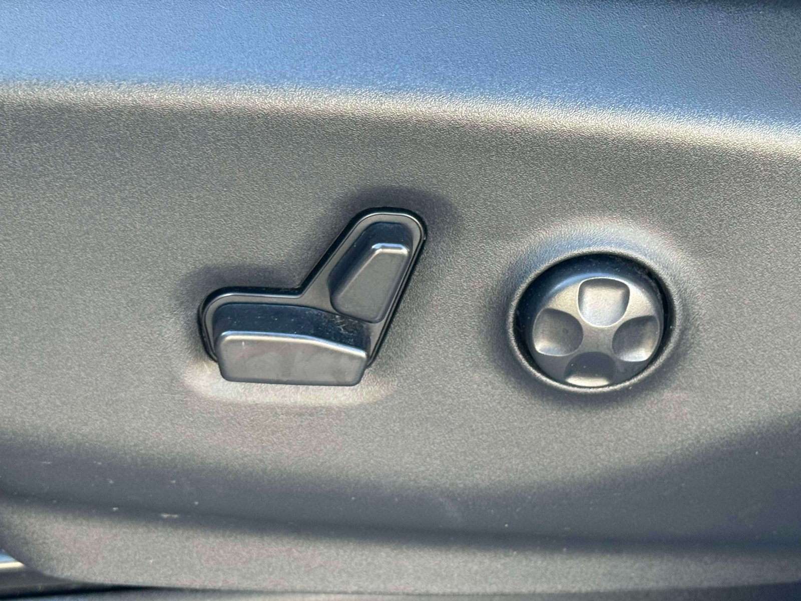 Certified 2024 Chrysler Pacifica Touring-L FWD image 19