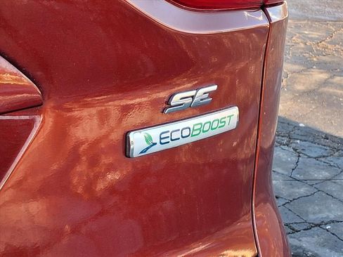 Used 2016 Ford Escape SE w/ SE Leather Comfort Package image 9