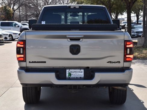 Used 2024 RAM 2500 Laramie w/ Night Edition image 9