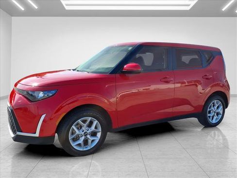 Used 2025 Kia Soul LX w/ LX Technology Package FWD image 5