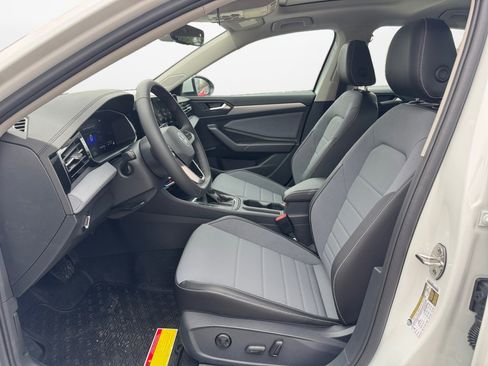 New 2026 Volkswagen Jetta SE image 9