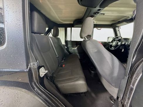 Used 2018 Jeep Wrangler Unlimited Sport S AWD/4WD image 22