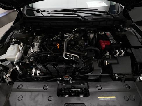 Certified 2025 Nissan Altima 2.5 SV w/ SV Special Edition Package AWD/4WD image 3