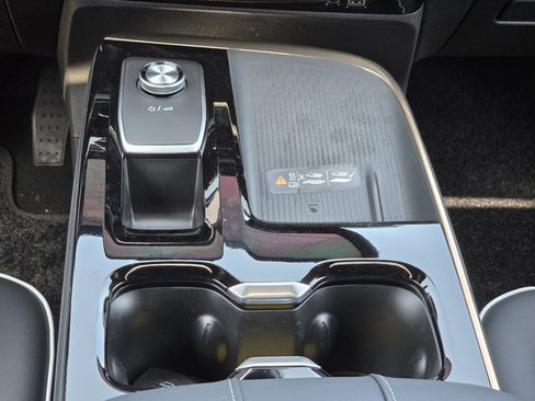 New 2026 Buick Enclave Avenir w/ Super Cruise Package FWD image 13