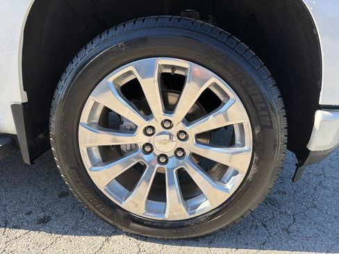 Used 2019 Chevrolet Silverado 1500 High Country w/ Technology Package image 12