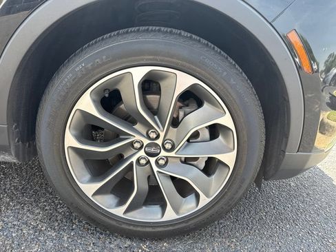 Certified 2023 Lincoln Nautilus Reserve AWD/4WD image 10