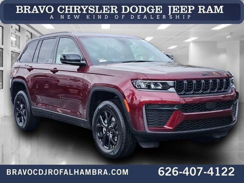 New 2026 Jeep Grand Cherokee Altitude RWD image 1