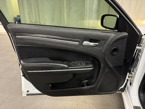Used 2021 Chrysler 300 Touring L RWD image 22