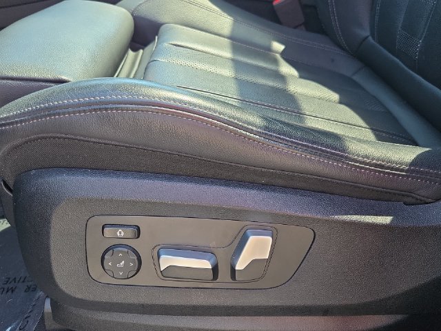 Used 2022 BMW X5 xDrive40i w/ Premium Package AWD/4WD image 11