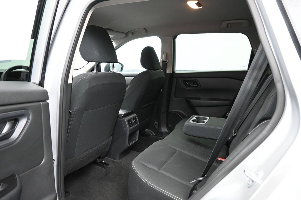 Used 2024 Nissan Rogue S AWD/4WD image 24