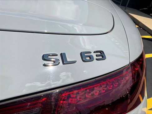 Used 2022 Mercedes-Benz SL 63 AMG 4MATIC image 22
