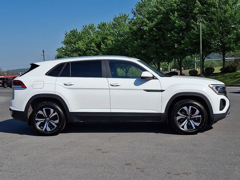 Used 2024 Volkswagen Atlas Cross Sport SE AWD/4WD image 9