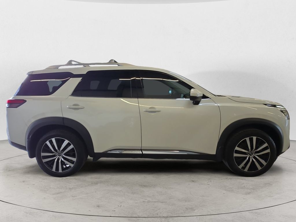 Used 2023 Nissan Pathfinder Platinum AWD/4WD image 4