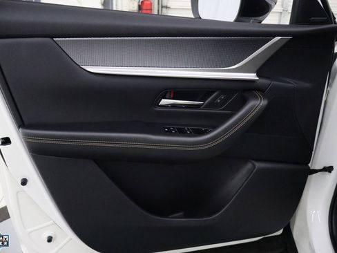 Used 2025 MAZDA CX-70 Plug-In Hybrid w/ Premium Pkg image 14