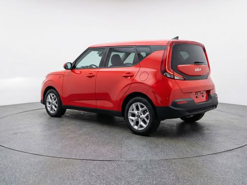 Used 2025 Kia Soul LX w/ LX Technology Package image 6