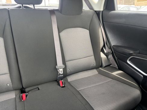 Used 2025 Kia Soul LX w/ LX Technology Package FWD image 35